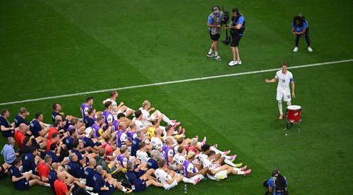 Plavba Nórska pokračuje, Mexiko stále bez inkasovaného gólu
