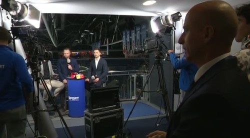 Slušne, správne a s emóciami. Aké je komentovanie hokeja?