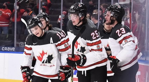 IIHF to po zrušenom šampionáte schytáva zo všetkých strán