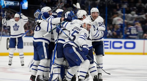 Pohár je ešte ďaleko. Toronto i tak divoko oslávilo postup po 19 rokoch