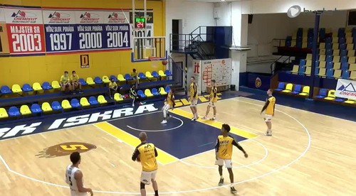 K vybičovanému derby strkanica patrí