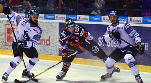 Líder Tipsport ligy sa nemení. Poprad doma nestačil na Košice