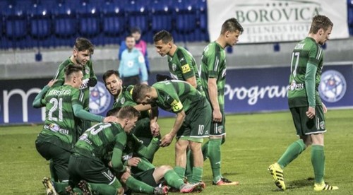 Po dvoch banánoch z priamych kopov deľba bodov v Poprade