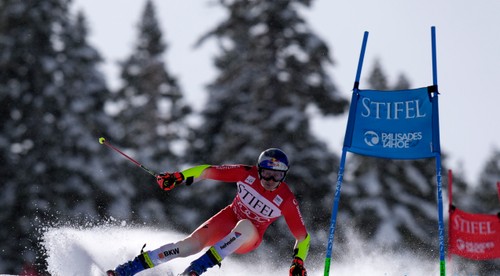 Schwarz prvýkrát v kariére vyhral obrovský slalom. V nedeľu naživo slalom