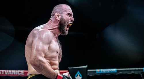 Druhý Slovák v UFC! Súpera nekompromisne ukončil v prvom kole