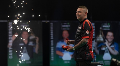 Premier League 2021: Aspinall zostáva na čele tabuľky po dôležitom víťazstve