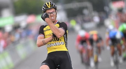 Lars Boom s pokutou. Rozhodcovia neocenili jeho gesto v cieli