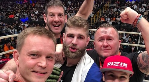 Procházkovo brutálne K.O. priblížilo duel šampiónov dvoch organizácií
