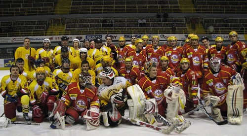 SUPPORTERS vs DUKLA – vyhral hokej a dobrá nálada+FOTO