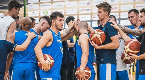Basketbalisti doma s Dánskom a potom na reparát do Nórska