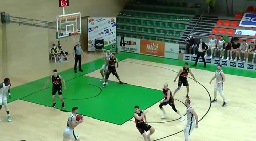 Rytieri stále vedú tabuľku, Prievidza vyhrala v Handlovej