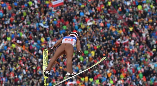 Kazašský skokan predviedol tvrdé a nepríjemné salto