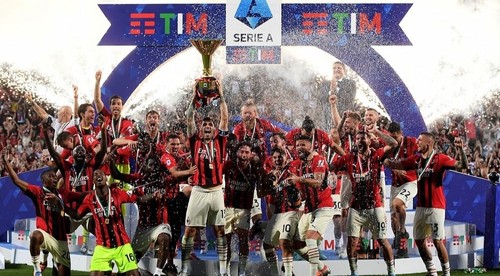 Bitka dvoch milánskych klubov o titul vyvrcholila až v poslednom kole, tešia sa Rossoneri