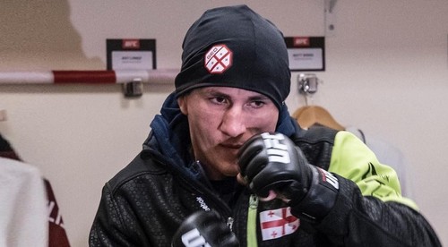 Bojovník UFC sa škaredo zranil pri otužovaní