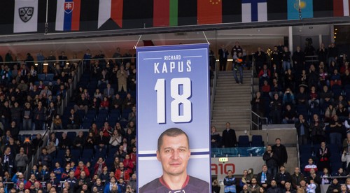 Slovan si uctil Kapuša. Vyvesil pamätnú zástavu s jeho podobizňou