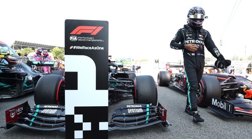 VC Španielska: Štvrté víťazstvo Hamiltona v sezóne. Verstappen opäť pred Bottasom