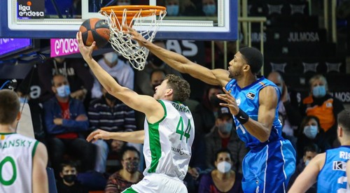 Liga Endesa je v druhej polovici základnej časti. Zosadí Real Barcelonu?
