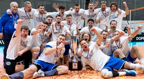 Mužov VKP na volejbalovom tróne doplnili ženy Slávie