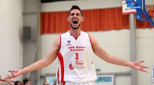 Komárno deklasovalo trápiaci sa Lučenec o 39 bodov