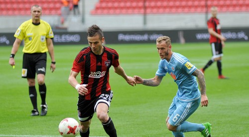 Tradičné derby korisťou Slovana. Bez emócií sa nedá hrať