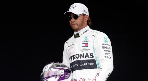 Nuda v karanténe? Takto vyzerajú Senna a Hamilton na písacom stroji!