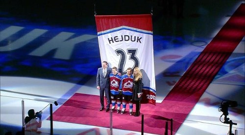 Nesmrteľné číslo 23. Colorado vyvesilo Hejdukov dres