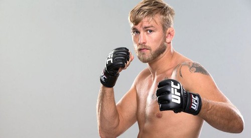 Švédsko opäť oslavovalo: Alexander Gustafsson je späť!