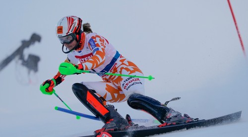 Vlhová náskok nevyužila a nedokončila druhý slalom v Levi, triumfovala Shiffrinová