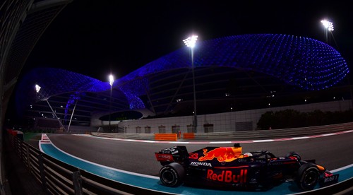 F1 skončila: Posledné preteky sezóny korisťou Verstappena