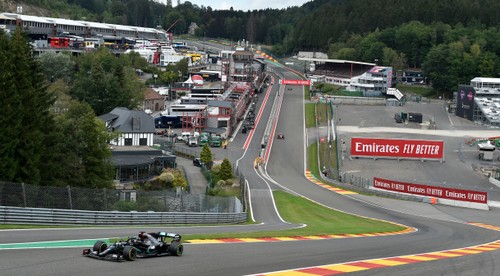 VC Belgicka: Dominantný Hamilton na pole position. Ďalšia pohroma pre Ferrari
