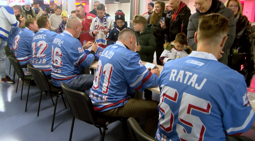 Na autogramiáde sa zišlo 22 titulov za jedným stolom