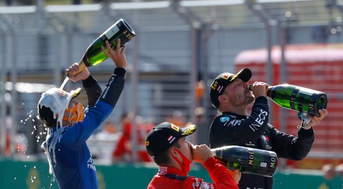 Naozajstné umelecké dielo! Zvučka Formuly 1 v alternatívnom podaní