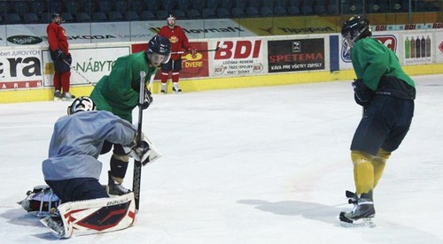 Pozvánka na semifinále extraligy juniorov