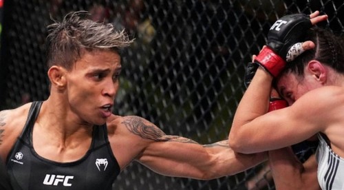MMA bojovníčky sa búria. Chcú byť oblečené viac