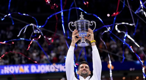 Djokovič získal štvrtým triumfom na US Open 24. grandslamový titul. Uctil si TÚTO legendu