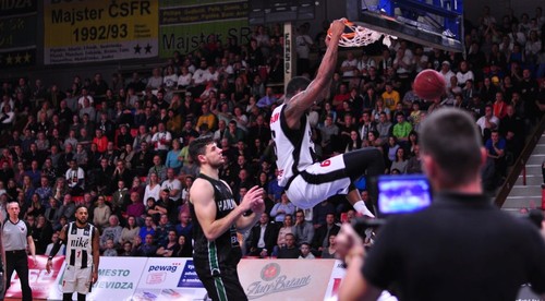 V hornonitrianskom derby Prievidza triumfovala nad Handlovou