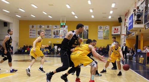 Svit proti favorizovanému Interu hrýzol celý prvý polčas