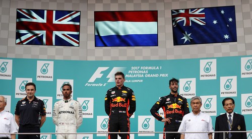 V Malajzii triumf Verstappena, Vettel z posledného miesta štvrtý