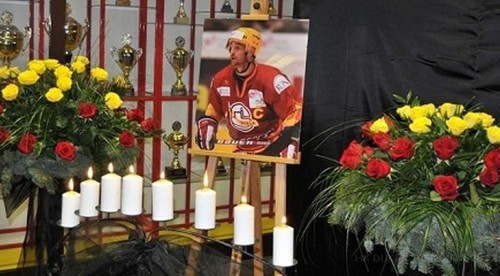 Vyhlásenia hokejových osobností a bývalých spoluhráčov Pavla Demitru