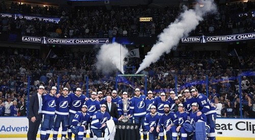 Boj o Stanley Cup vrcholí, Colorado spoznalo svojho súpera