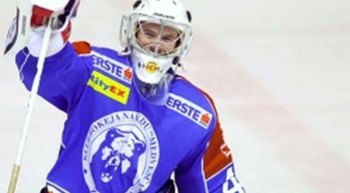 Brankár HKM chytal v nadnárodnej Erste Bank Eishockey lige