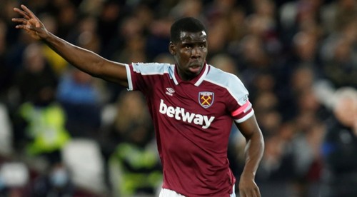 Tyran mačičiek Zouma je napriateľom fanúšikov. Zastal sa ho spoluhráč