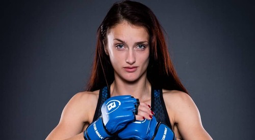 Ďalšia skvelá správa pre slovenské MMA. Chochlíková s netradičným ukončením v Bellatore!