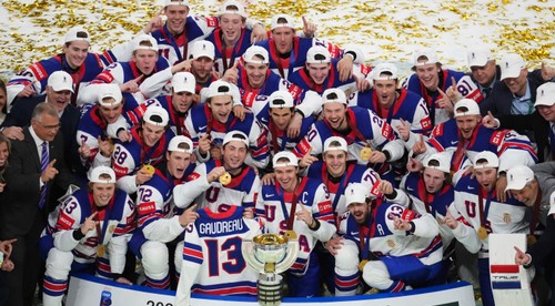 MS 2025 ovládli hokejisti USA, zlato venovali Gaudreauovi