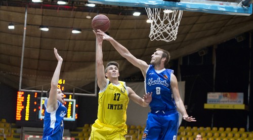 Inter zvládol derby predohrávku s Karlovkou na jednotku