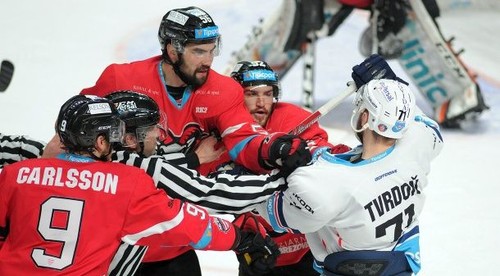 Veľký hokejový piatok na HUSTE.tv! Sleduj s nami semifinálovú sériu Nitry s B.Bystricou