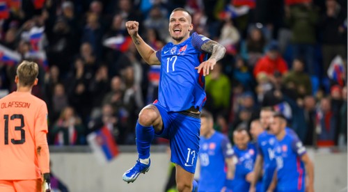 Slováci poznajú súperov na EURO2024. Kde a kedy budú hrať?