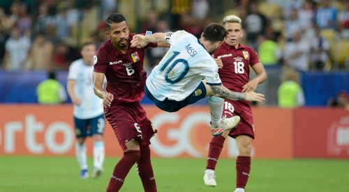 Argentína vyzve domácu Brazíliu, v semifinále Copa América aj Čile