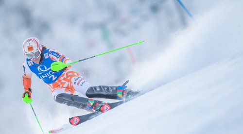 Vlhovej víkend v Špindlerovom Mlyne nevyšiel, Shiffrinovej ušiel rekord, ale získala malý glóbus
