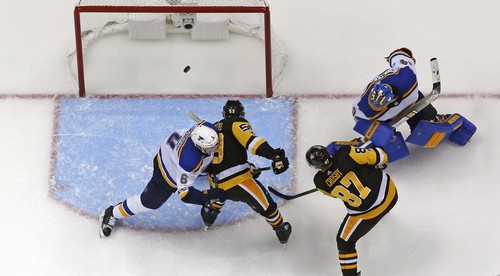 Obhajca z Pittsburghu podľahol St. Louis, Daňo pri prehre Winnipegu